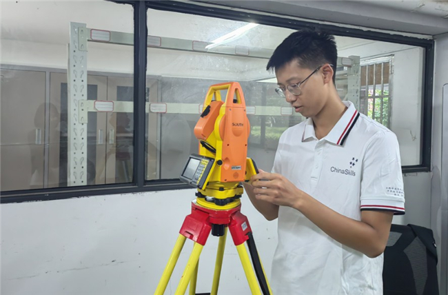 ̫������tyc4633